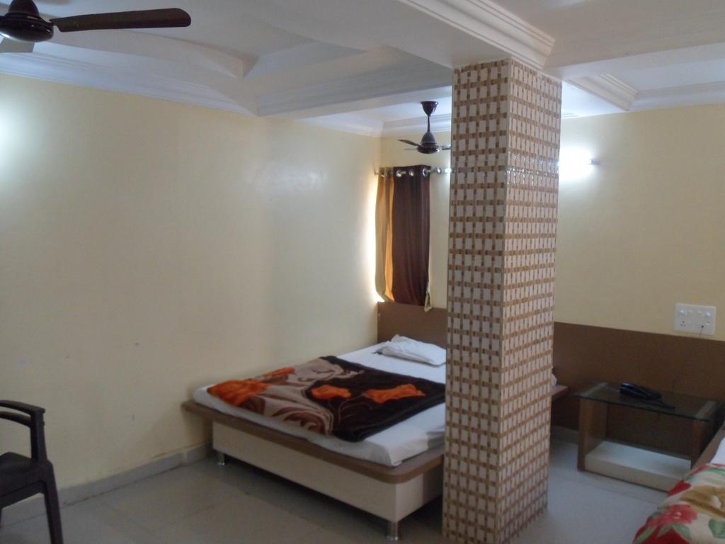 Hotel Raj Palace Dwārka Ruang foto