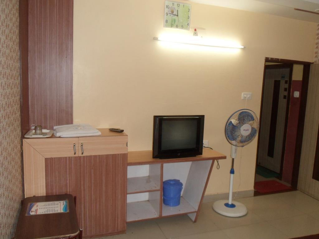 Hotel Raj Palace Dwārka Bagian luar foto