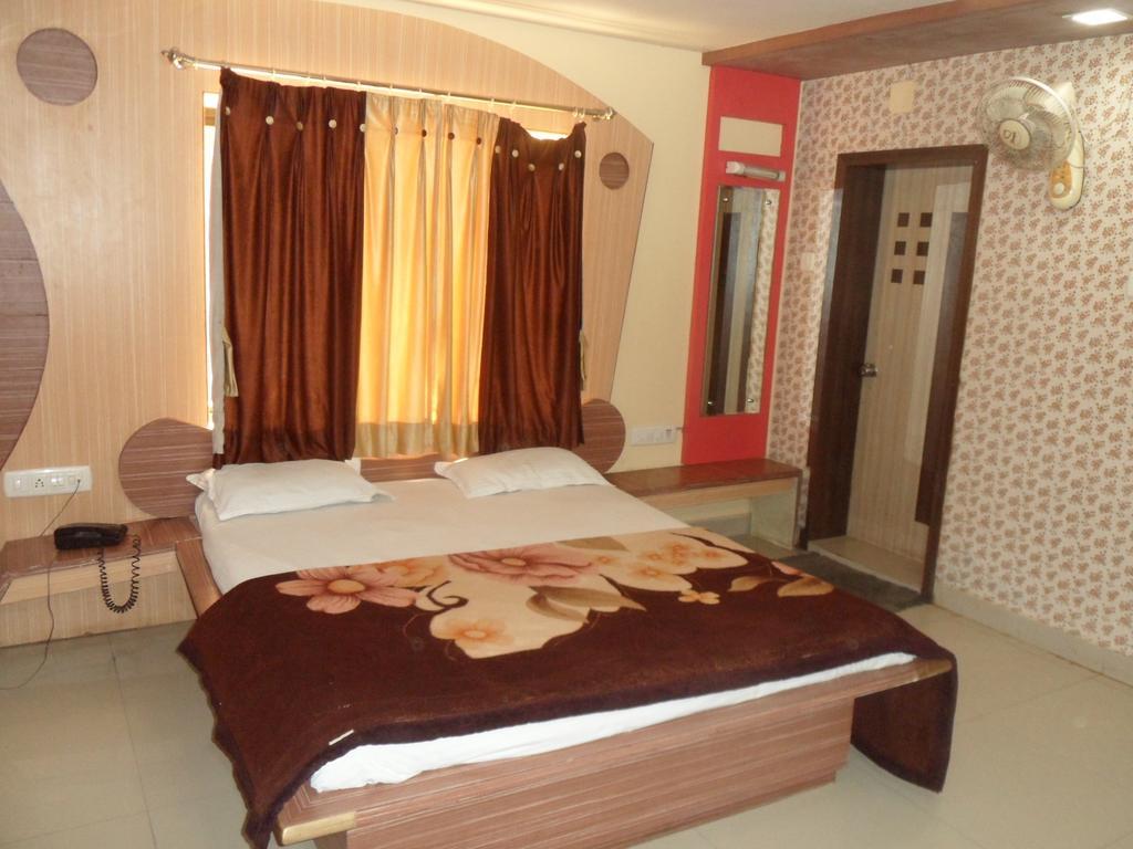 Hotel Raj Palace Dwārka Ruang foto