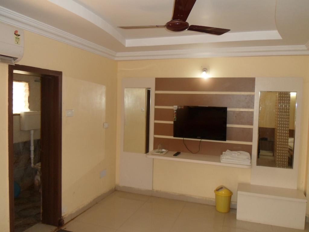 Hotel Raj Palace Dwārka Ruang foto