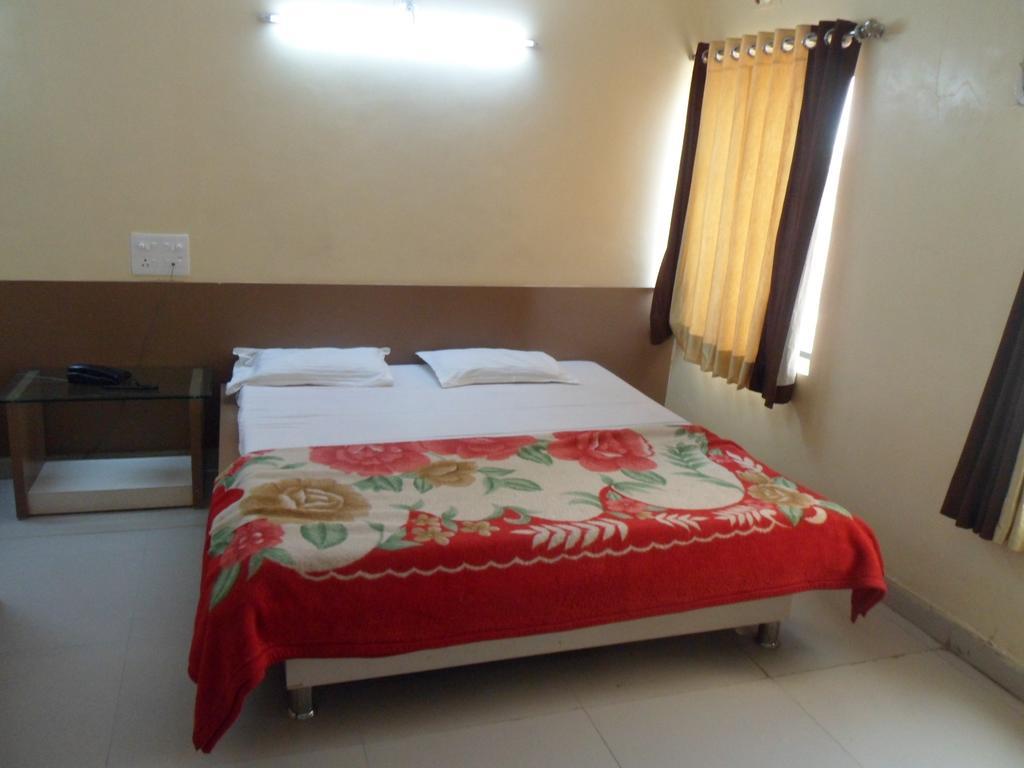 Hotel Raj Palace Dwārka Ruang foto